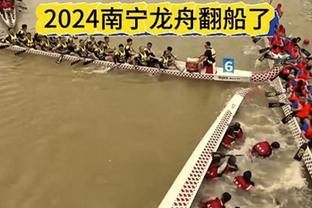 萨卡本场比赛数据：1助攻1中框1过人成功3关键传球，评分7.9